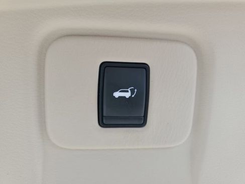 Used 2018 Nissan Murano Platinum w/ Cargo Package FWD image 11