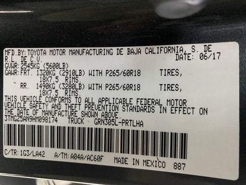 Used 2017 Toyota Tacoma Limited w/ Tow Package AWD/4WD image 24