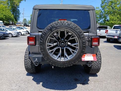 Used 2023 Jeep Wrangler Sport AWD/4WD image 9