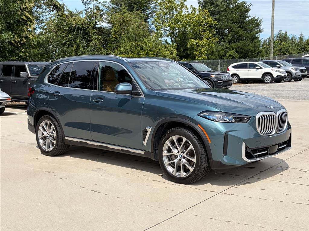 Used 2024 BMW X5 xDrive40i w/ Premium Package AWD/4WD image 1