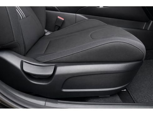 Used 2025 Hyundai Elantra Sport image 22