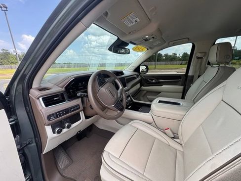 Used 2024 GMC Yukon Denali RWD image 17