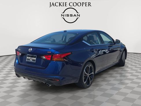 Used 2024 Nissan Altima 2.5 SR FWD image 5