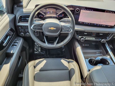 New 2025 Chevrolet Suburban Premier w/ Sun And Tow Package image 13