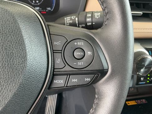 Used 2025 Toyota RAV4 Limited w/ Advanced Technology Package AWD/4WD image 13