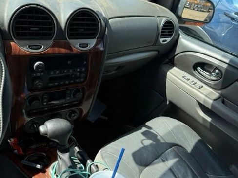 Used 2004 GMC Envoy SLT AWD/4WD image 2