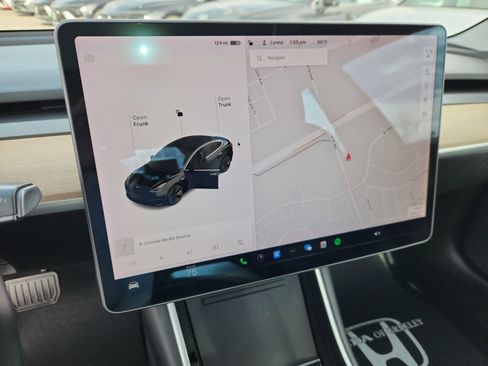 Used 2018 Tesla Model 3 Long Range image 21