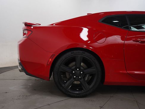 Used 2018 Chevrolet Camaro SS image 16