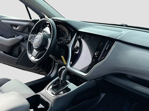 Used 2020 Subaru Outback Premium image 5