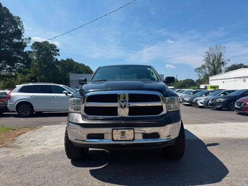 Used 2017 RAM 1500 Classic SLT AWD/4WD image 2