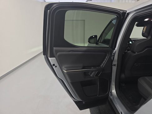 Used 2022 Rivian R1T Adventure AWD/4WD image 17