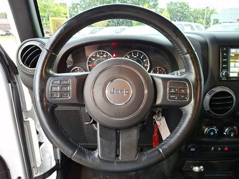 Used 2017 Jeep Wrangler Sport AWD/4WD image 18