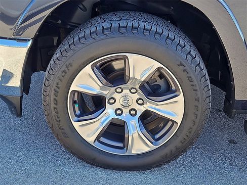 Certified 2019 RAM 1500 Laramie image 13