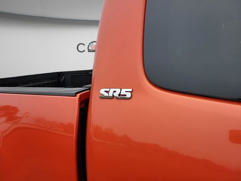 Used 2018 Toyota Tacoma TRD Sport image 18