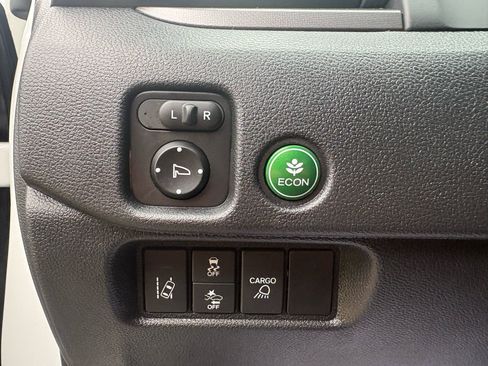 Used 2021 Honda Ridgeline Sport image 9