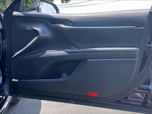 Used 2022 Toyota Camry SE FWD image 23