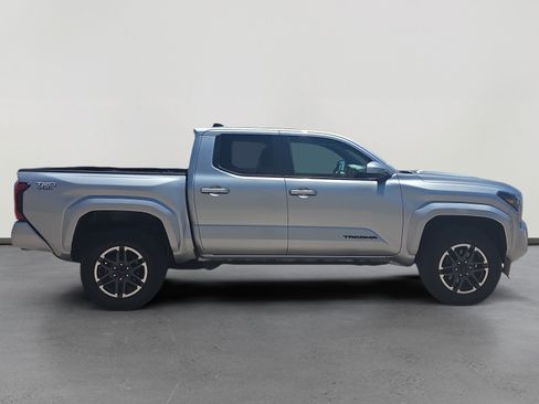 Used 2024 Toyota Tacoma TRD Sport RWD image 6