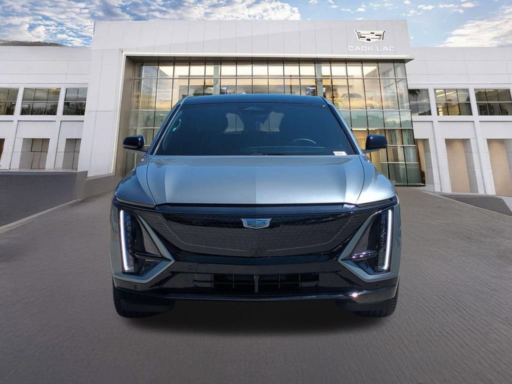 Used 2026 Cadillac Lyriq Sport AWD/4WD image 2