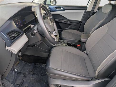 Used 2022 Volkswagen Taos SE image 11