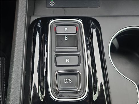 Used 2025 Honda Pilot Touring image 21