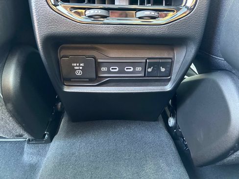 Certified 2026 Jeep Grand Cherokee Limited AWD/4WD image 15