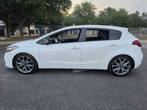 Used 2017 Kia Forte SX FWD image 5