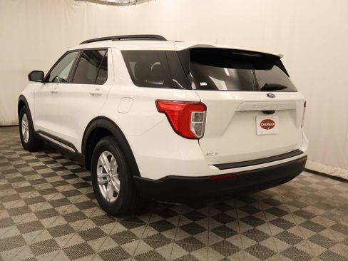 Used 2023 Ford Explorer XLT RWD image 3