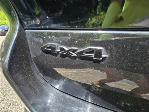 Used 2024 Jeep Grand Cherokee L Altitude AWD/4WD image 14