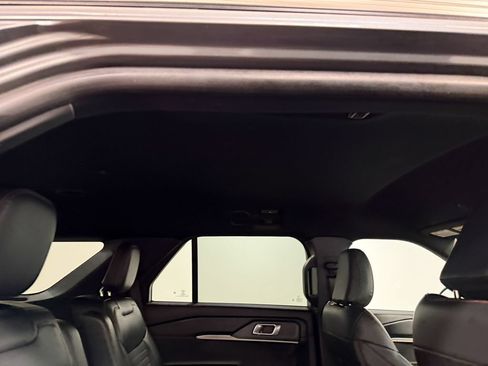Used 2025 Ford Explorer ST-Line AWD/4WD image 16