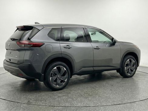 Used 2025 Nissan Rogue SV FWD image 9