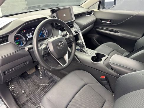 Used 2023 Toyota Venza LE AWD/4WD image 8