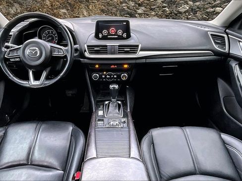 Used 2018 MAZDA MAZDA3 Touring image 14