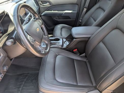 Used 2022 Chevrolet Colorado Z71 AWD/4WD image 17