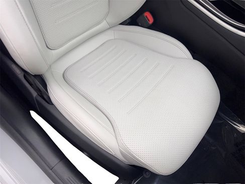 Used 2025 Mercedes-Benz C 300 Sedan image 44