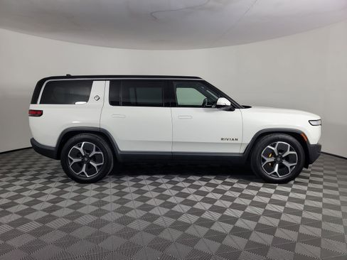Used 2023 Rivian R1S Adventure AWD/4WD image 6