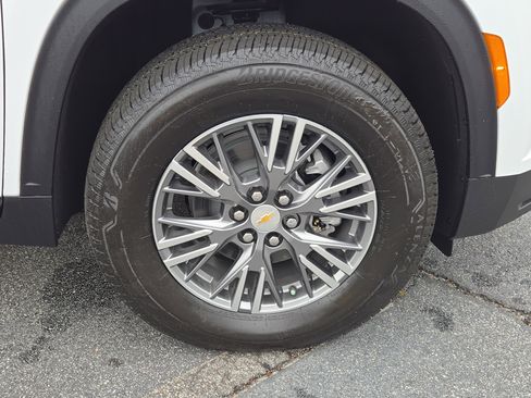 New 2026 Chevrolet Traverse LT image 19