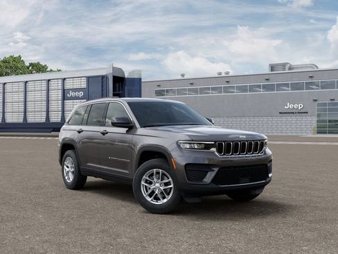 New 2026 Jeep Grand Cherokee Laredo RWD image 5