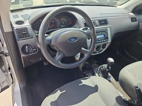 Used 2007 Ford Focus S FWD image 12