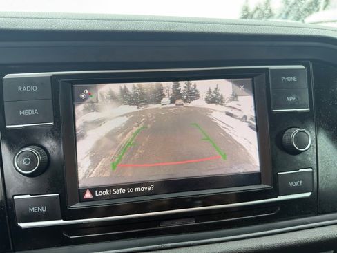 Used 2024 Volkswagen Jetta SE image 25