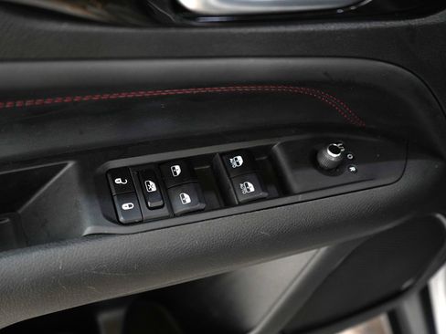 Used 2023 Jeep Compass Trailhawk w/ Trailhawk Convenience Group AWD/4WD image 19