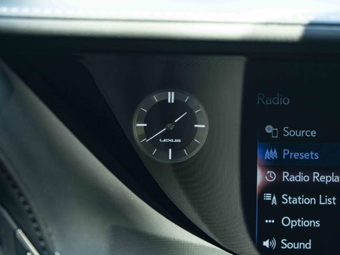 Used 2019 Lexus LS 500 F Sport w/ Accessory Package (Z2) AWD/4WD image 34