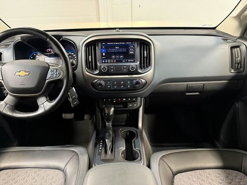 Used 2022 Chevrolet Colorado Z71 w/ Z71 Midnight Edition AWD/4WD image 18