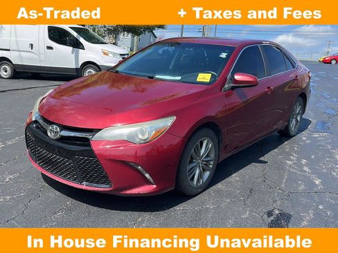 Used 2015 Toyota Camry SE image 1