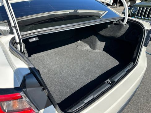 Used 2022 Subaru Legacy Premium image 30