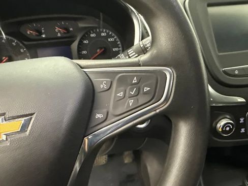 Used 2018 Chevrolet Equinox LT FWD image 28