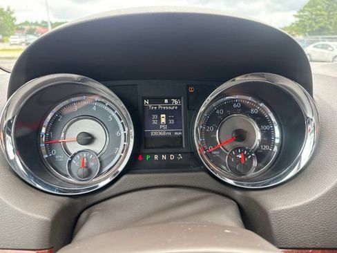 Used 2013 Chrysler Town & Country Touring FWD image 26
