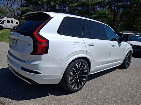 New 2026 Volvo XC90 T8 Ultra w/ Protection Package AWD/4WD image 4