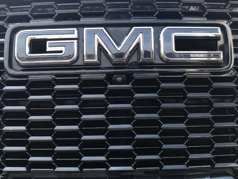 Certified 2023 GMC Yukon Denali Ultimate AWD/4WD image 37