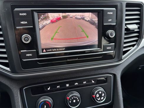 Used 2023 Volkswagen Atlas Cross Sport SE image 16