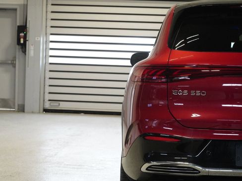 Used 2026 Mercedes-Benz EQS 550 4MATIC SUV image 10